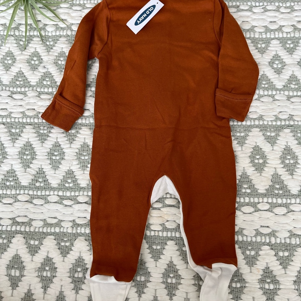 Old Navy | NWT 0-3m Fox Onesie - Picture 4 of 5